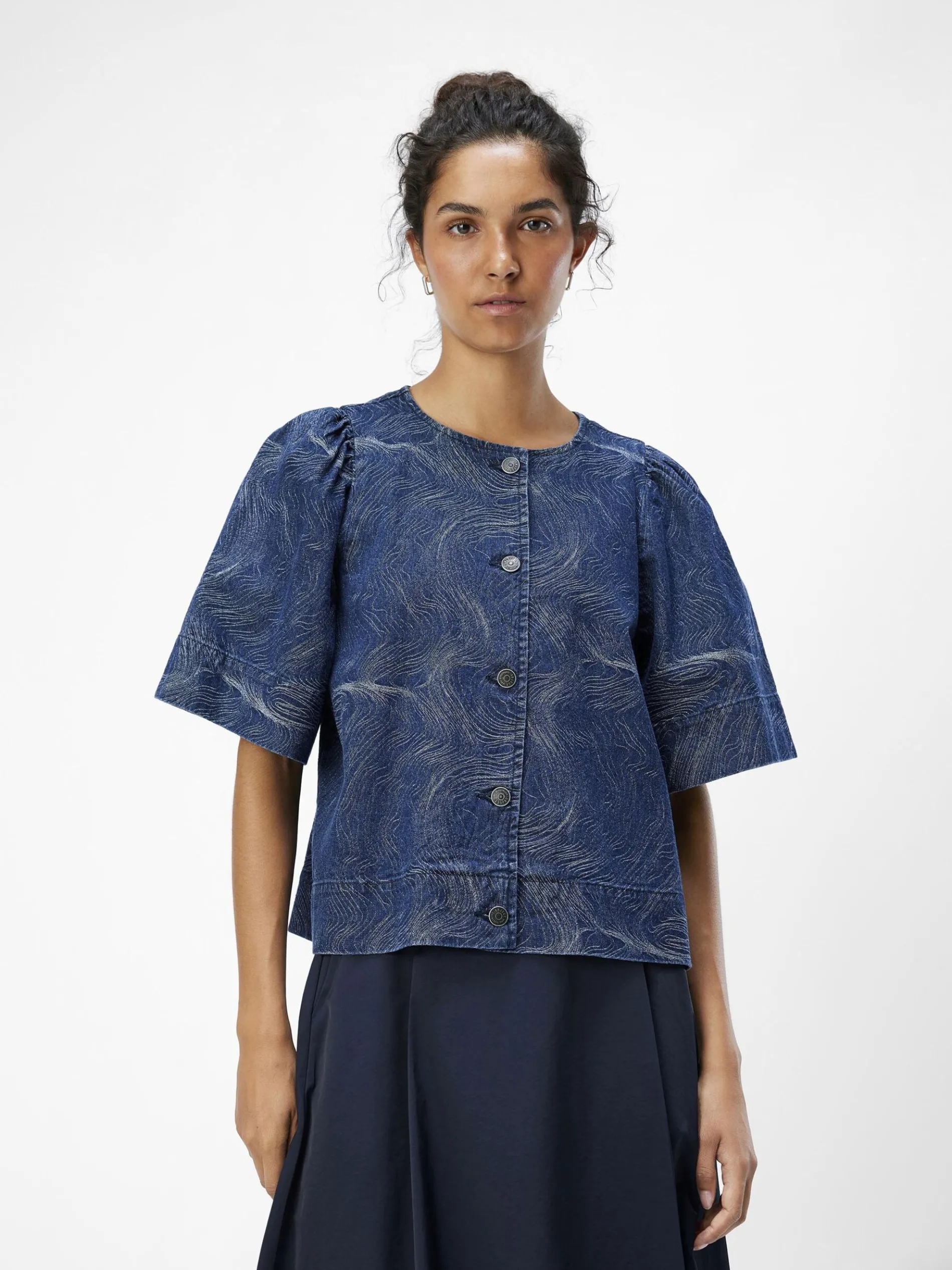 BEDRUKT SPIJKERBLOUSE