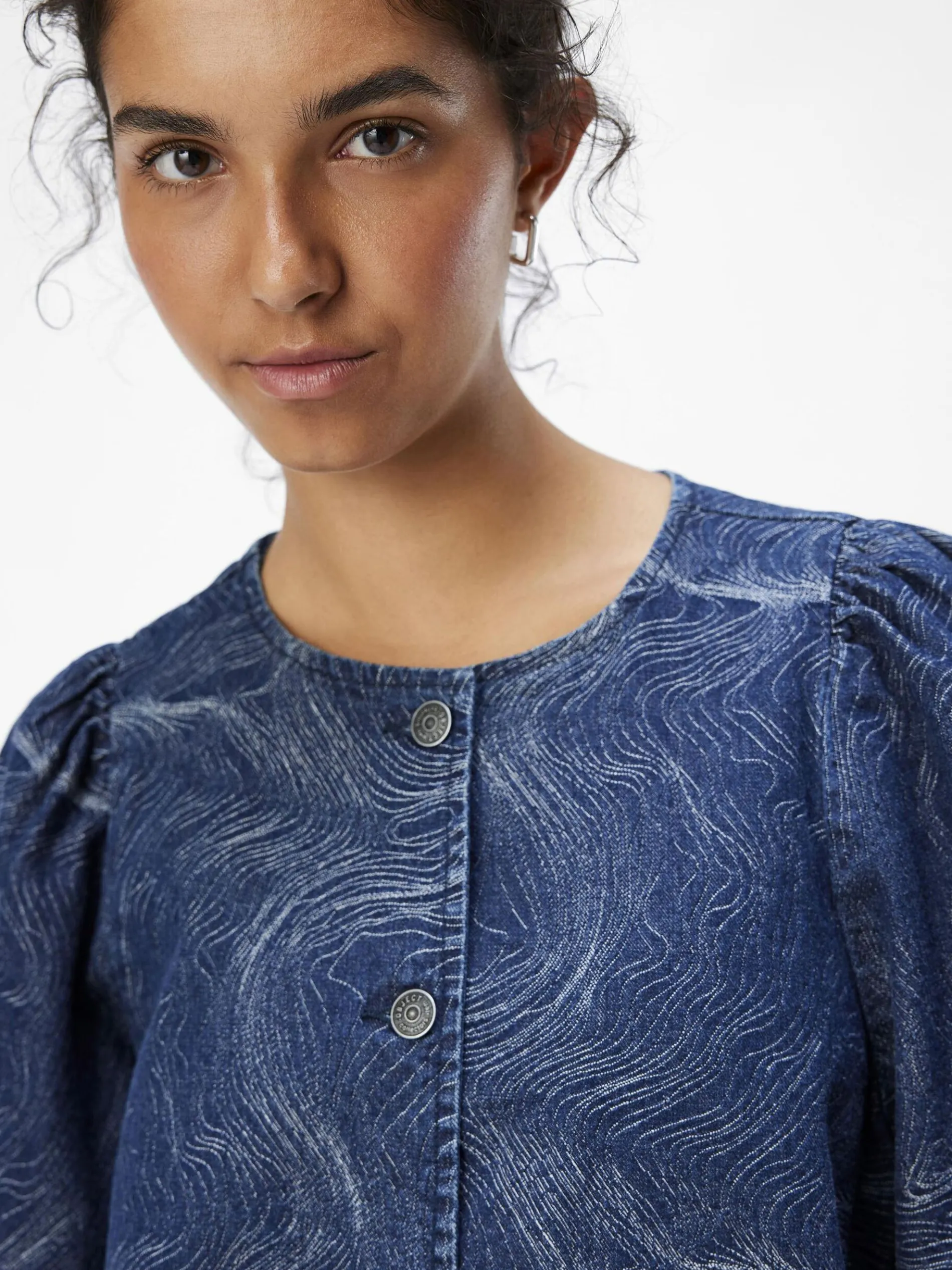 BEDRUKT SPIJKERBLOUSE