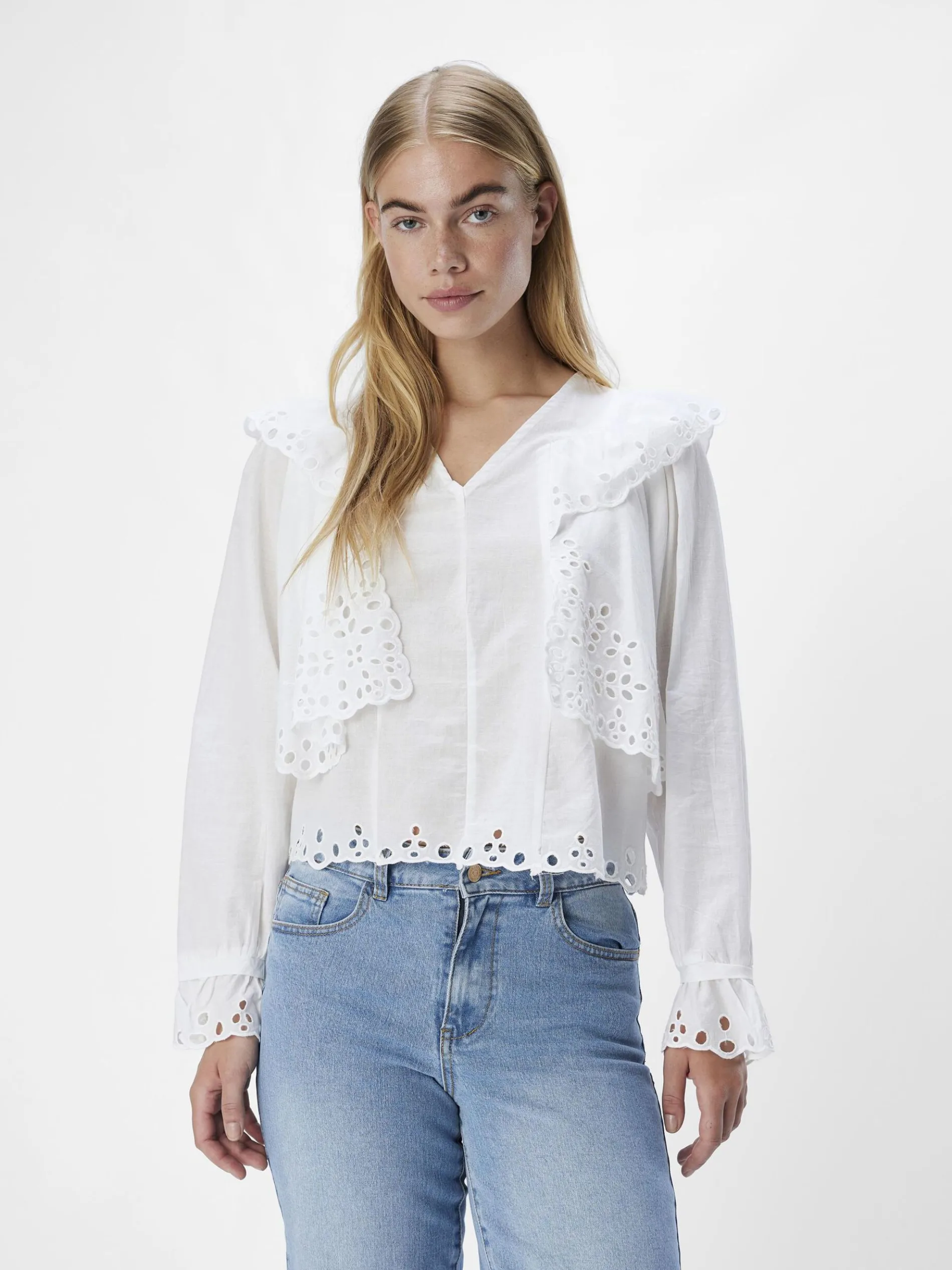 BRODERIE ANGLAISE BLOUSE