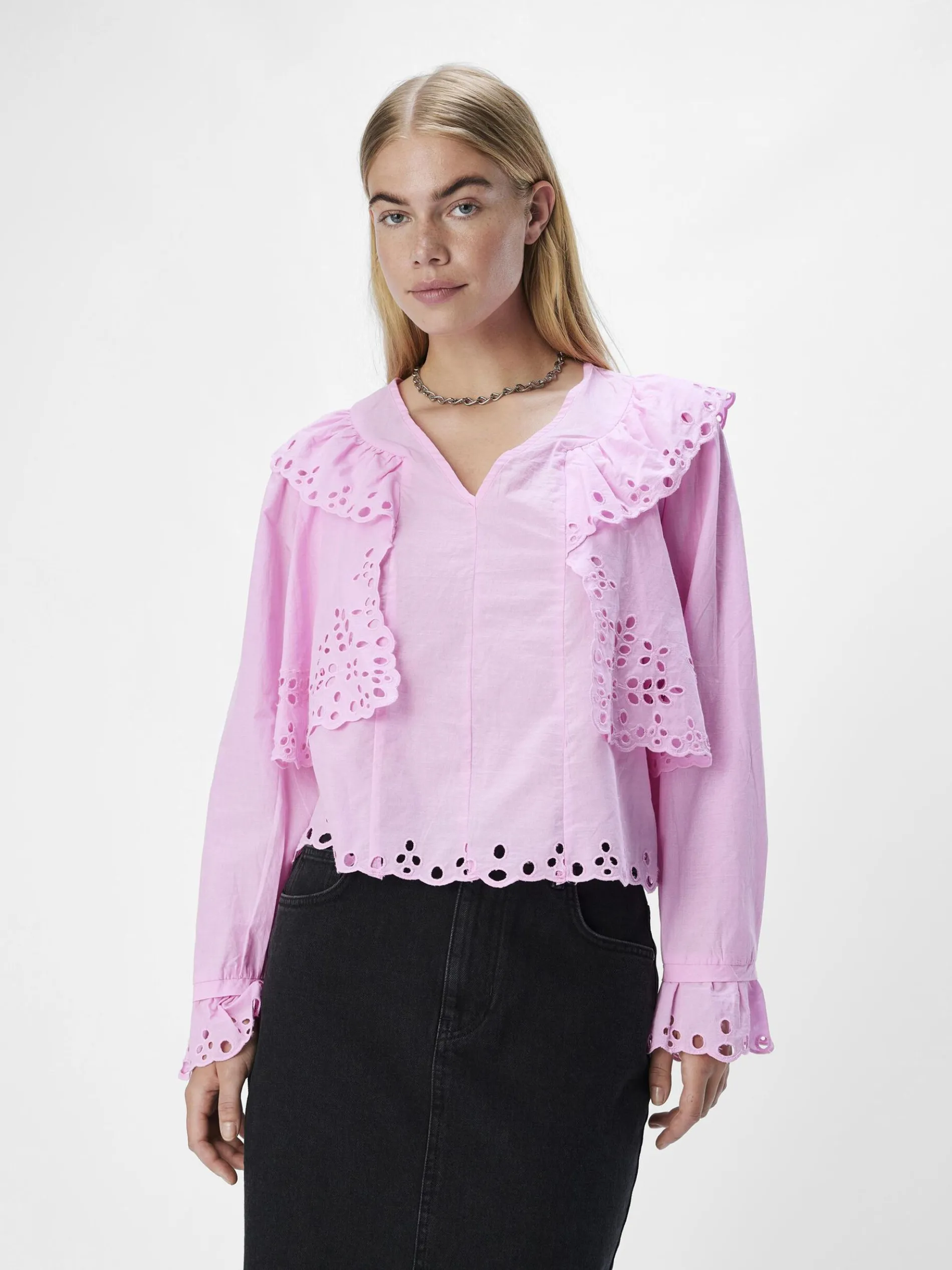 BRODERIE ANGLAISE BLOUSE