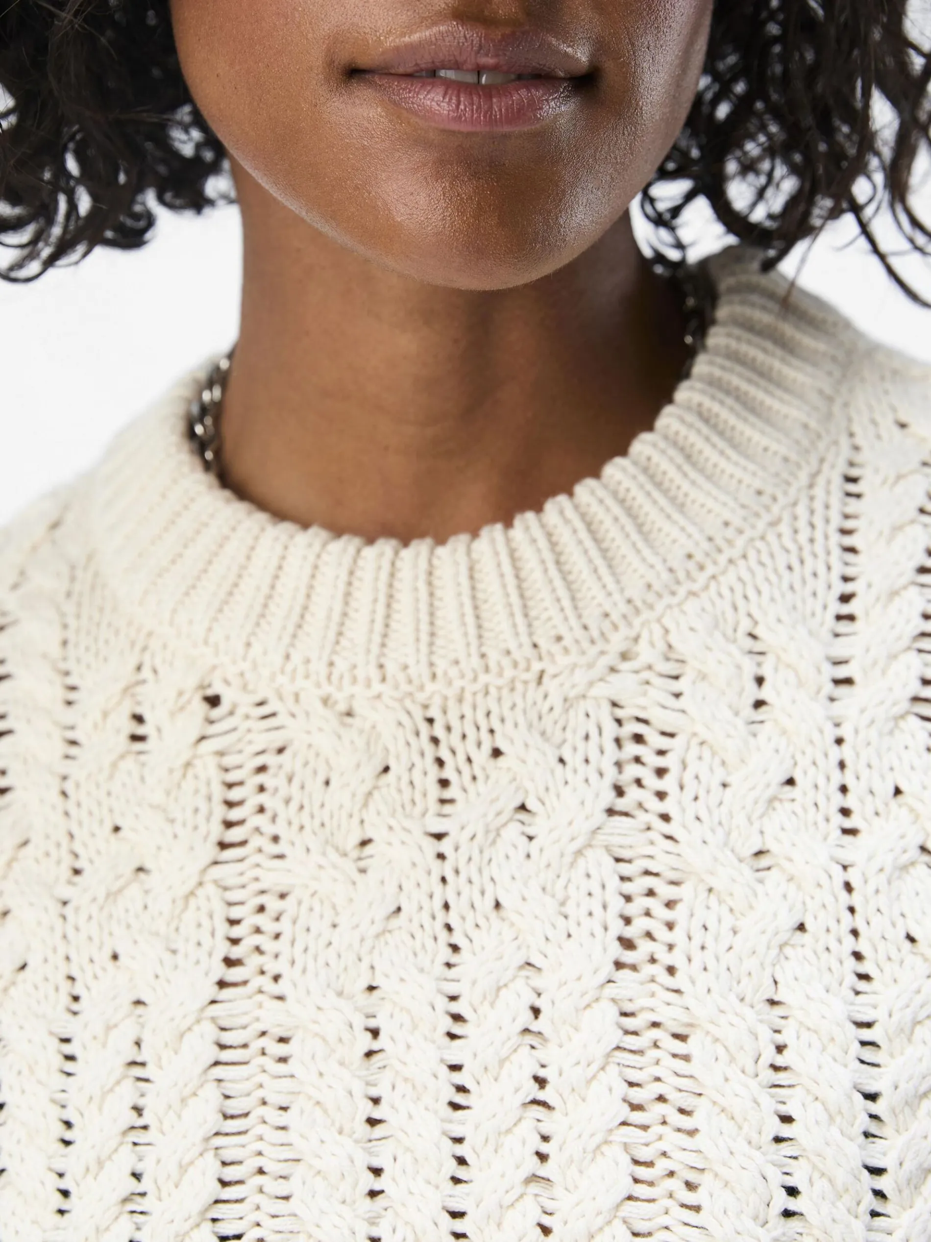 GEBREIDE KABELS SWEATER