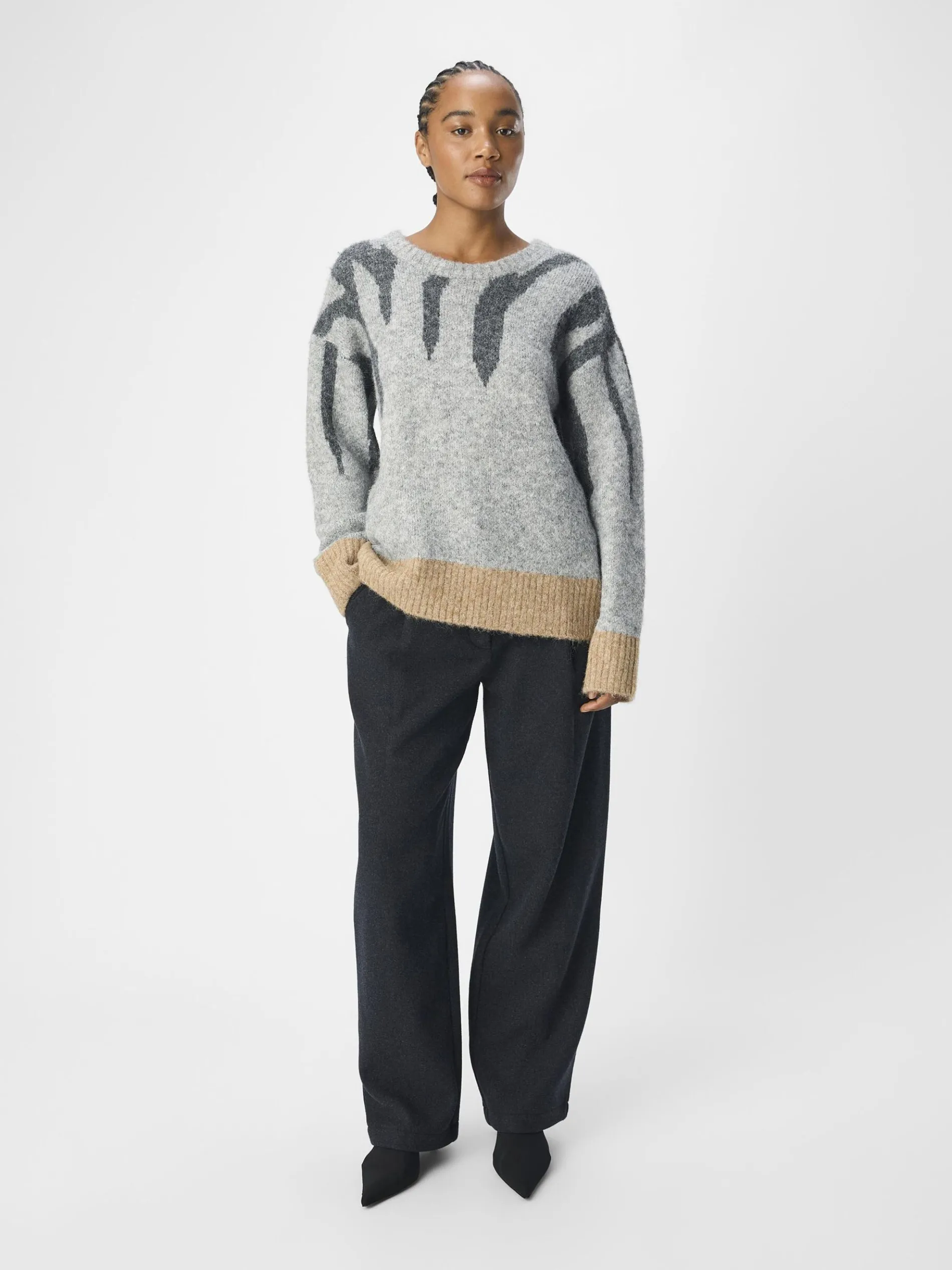 GEDETAILLEERD GEBREIDE TRUI