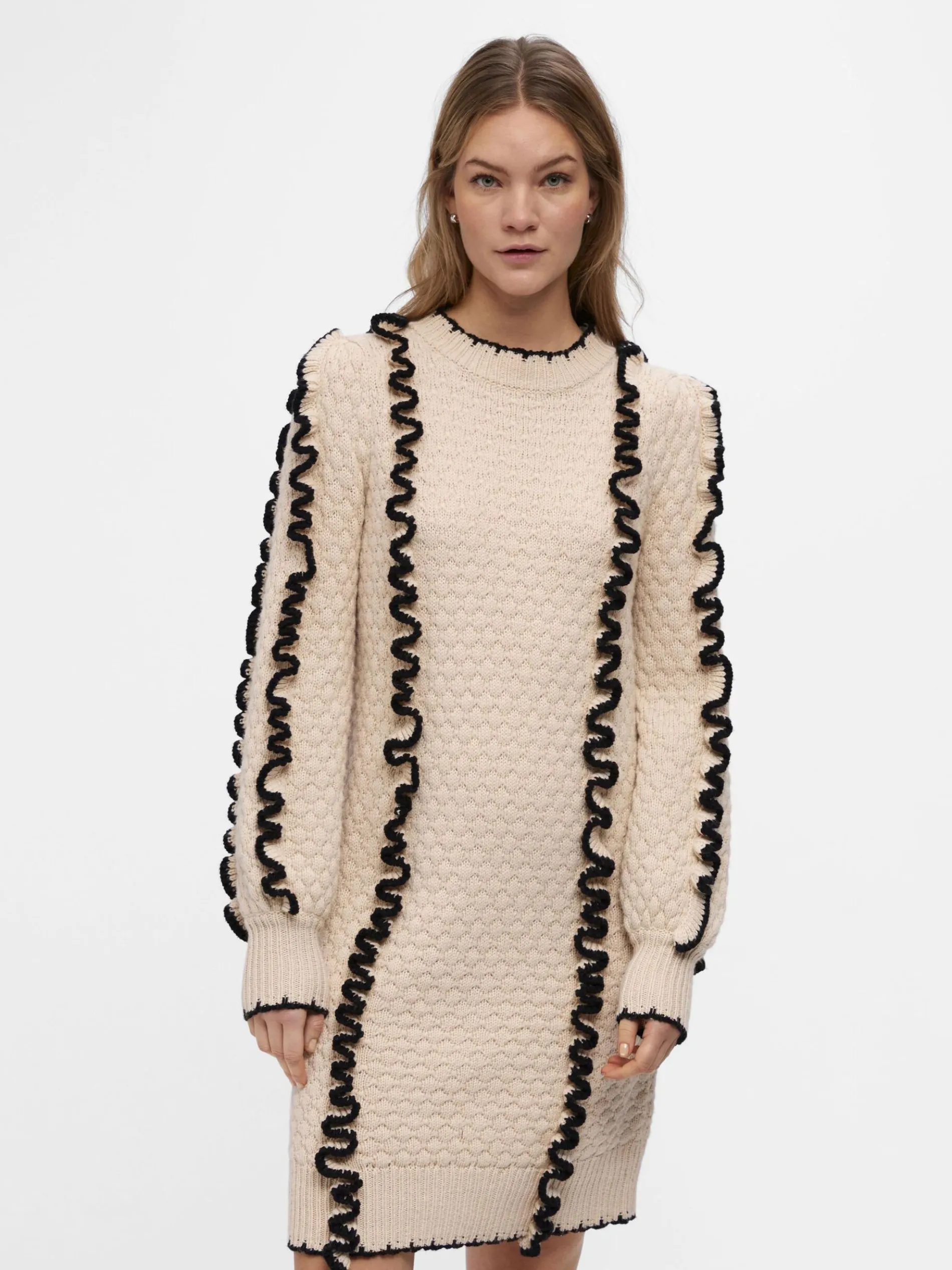 GEDETAILLEERD GEBREIDE JURK