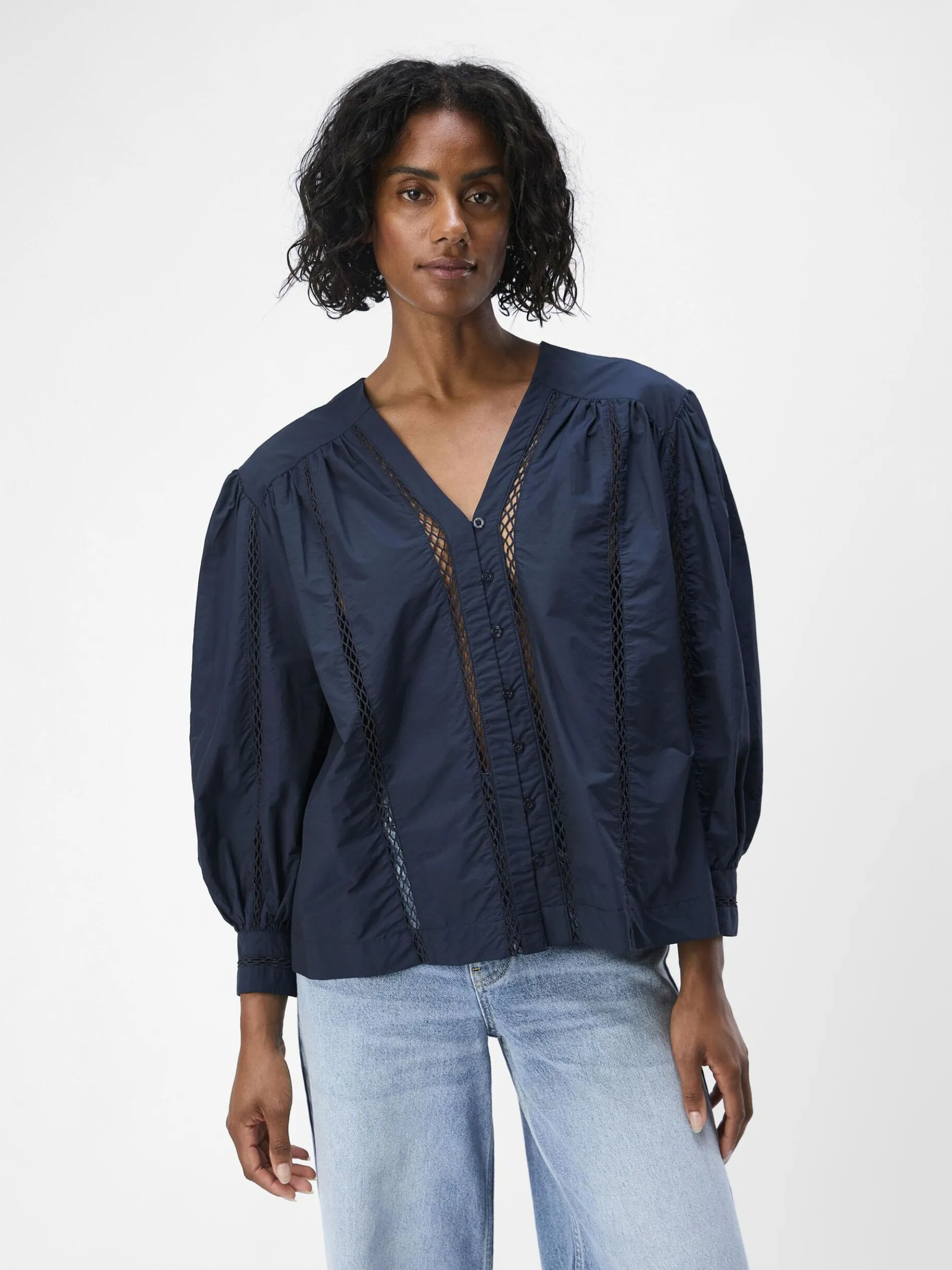 GEDETAILLEERD OVERHEMD