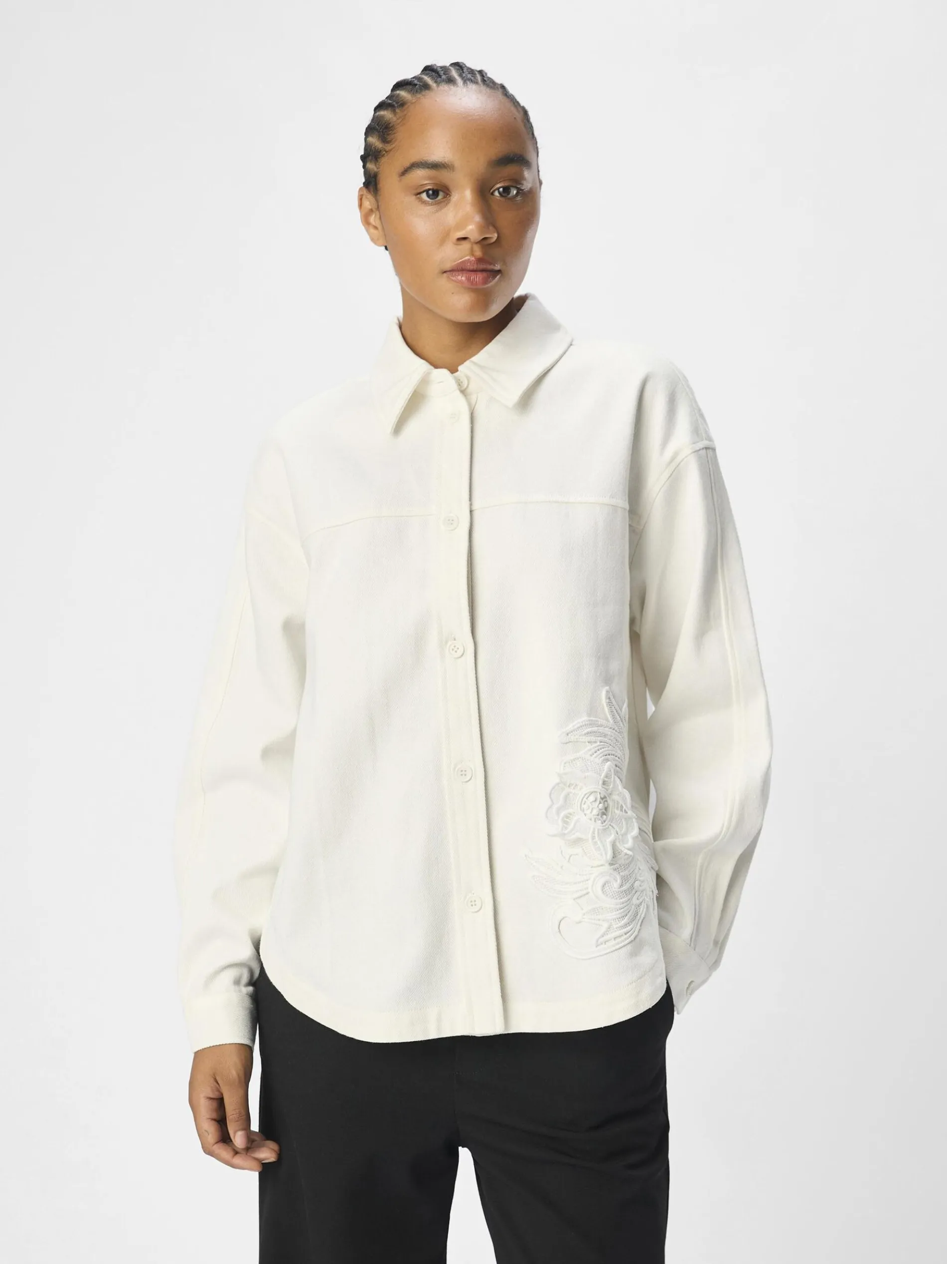 GEDETAILLEERD OVERHEMD