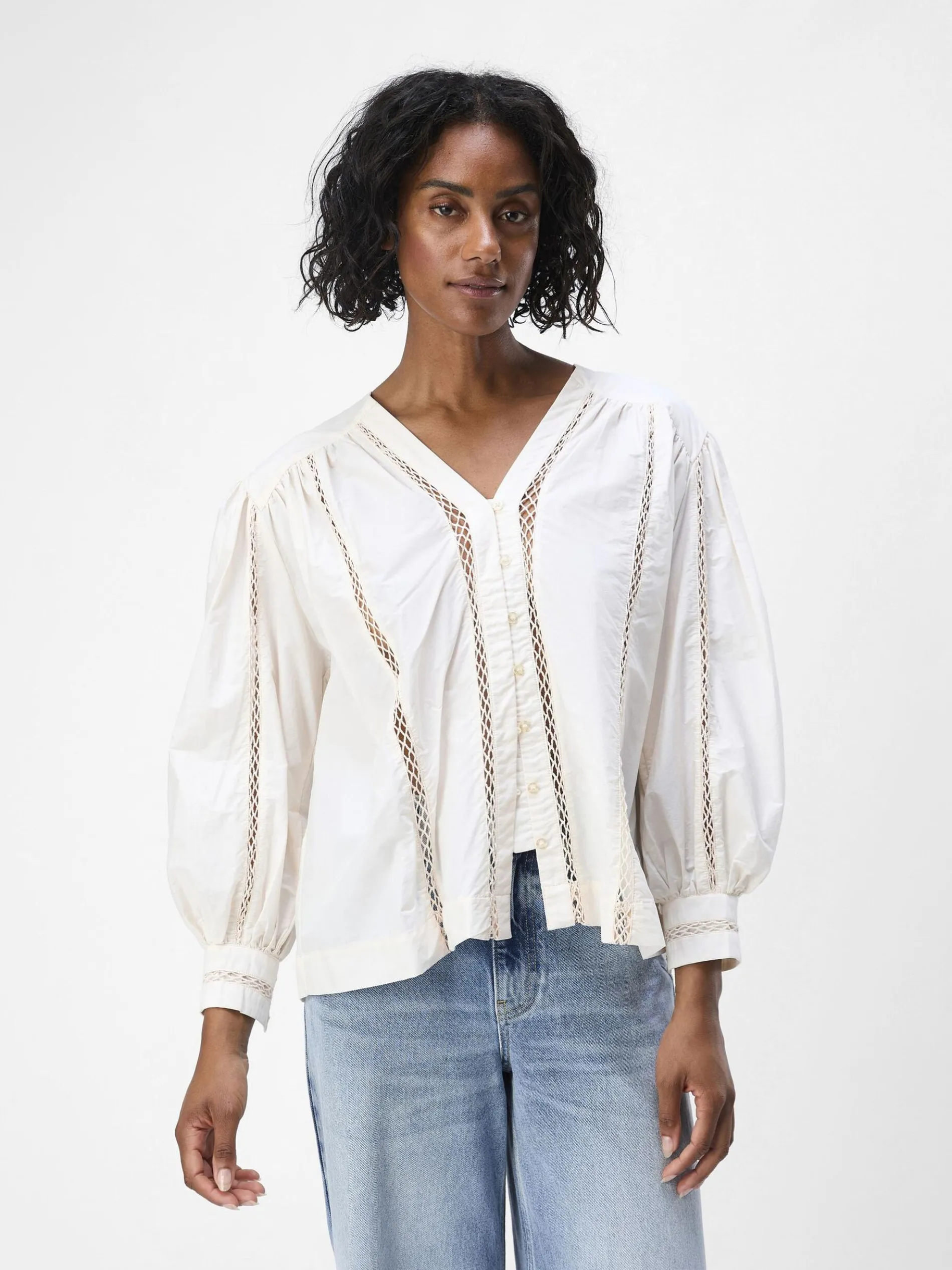 GEDETAILLEERD OVERHEMD