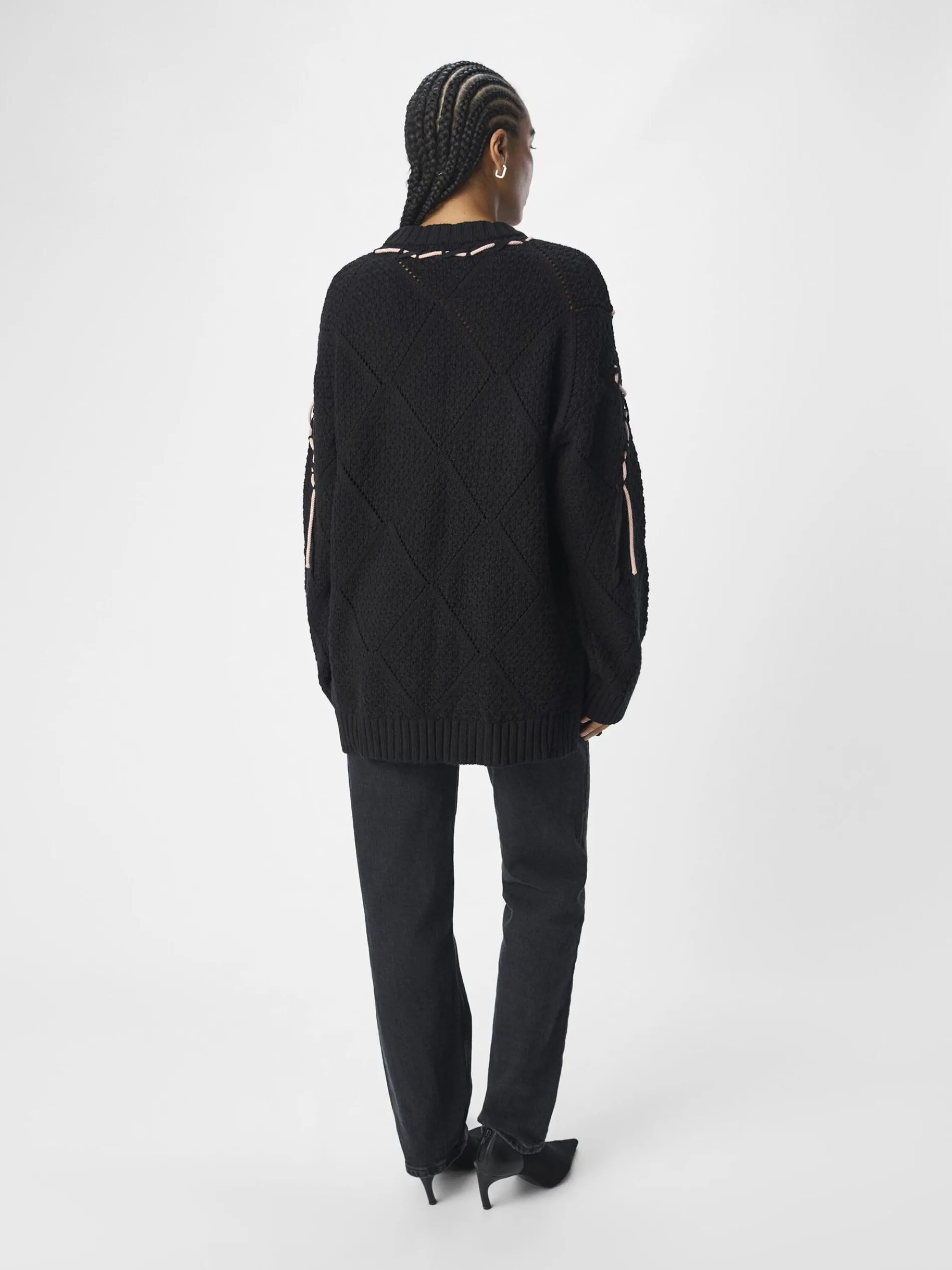 LANG MODEL GEBREIDE TRUI