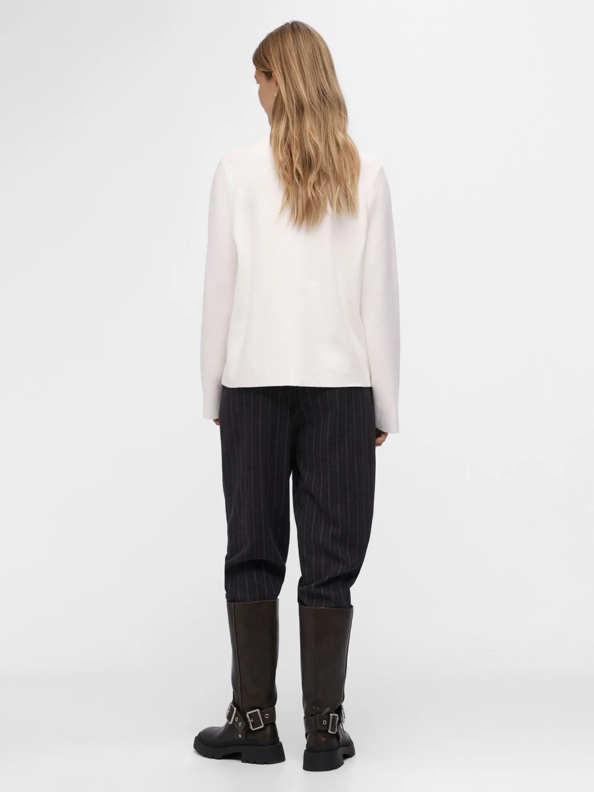 LANGE MOUWEN GEBREIDE TRUI