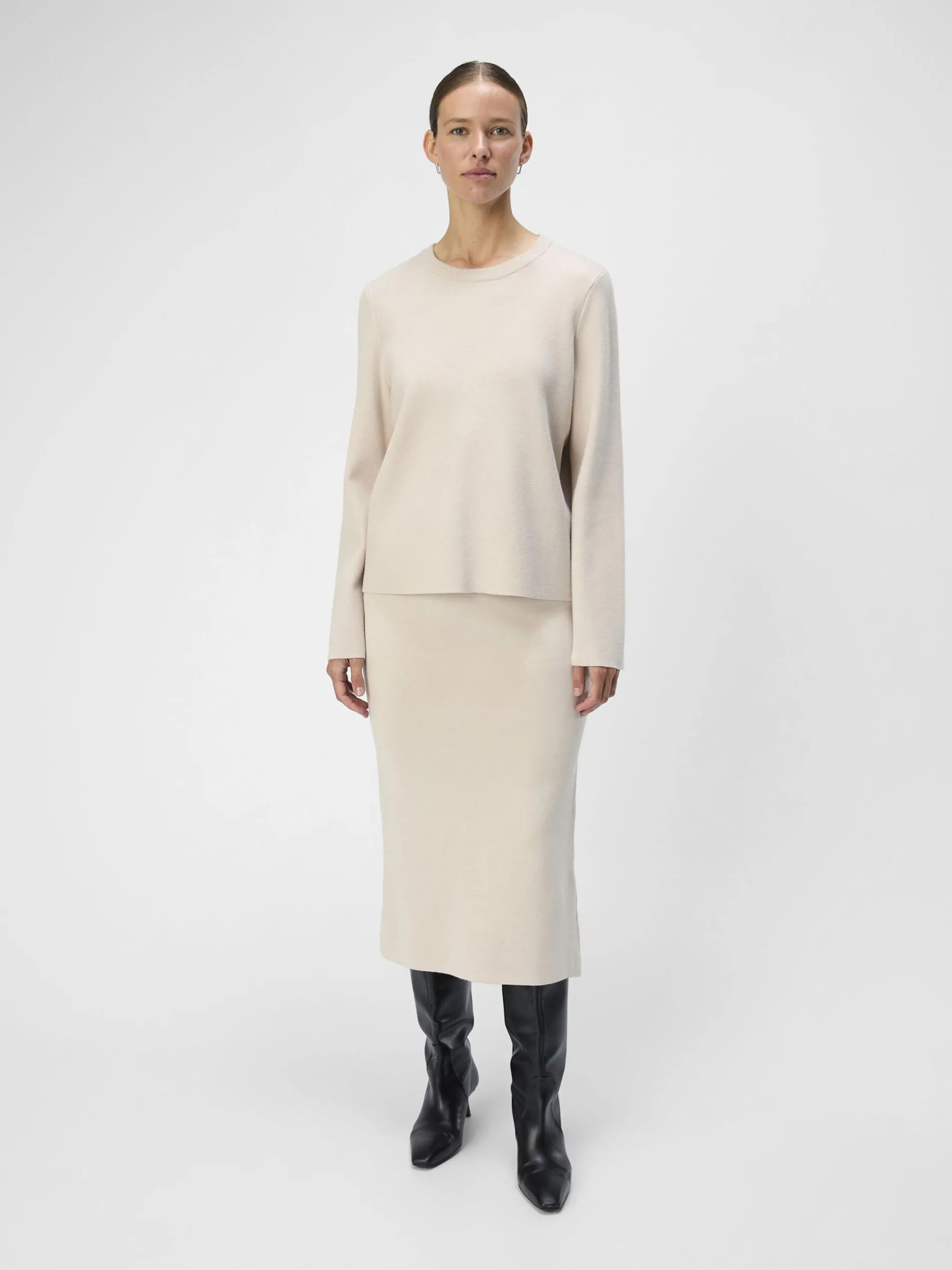 LANGE MOUWEN GEBREIDE TRUI