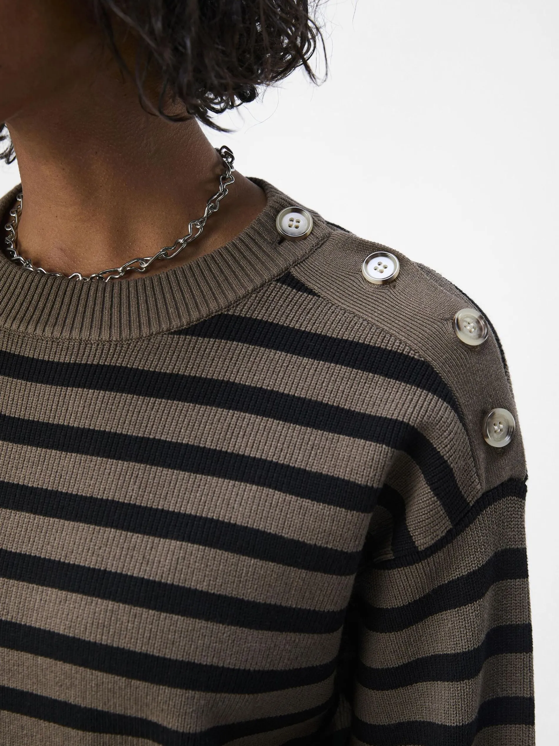 LOOSE FIT GEBREIDE TRUI