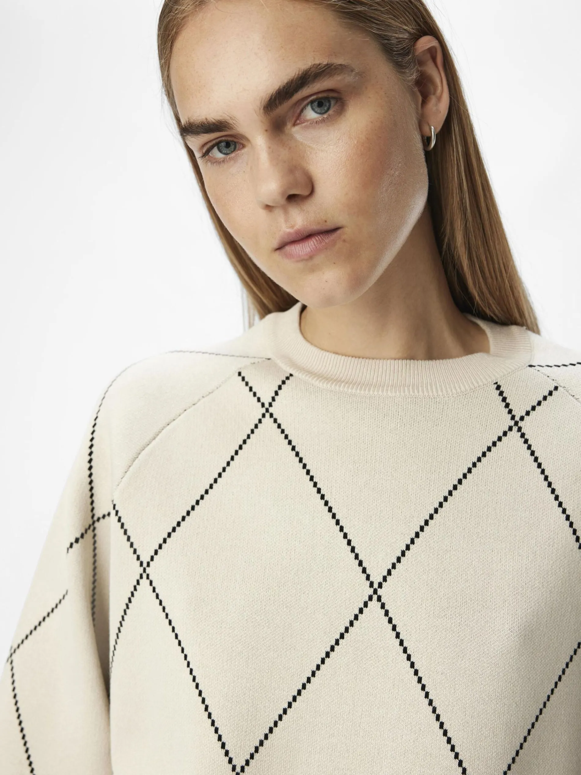 OBJESTER GEBREIDE TRUI