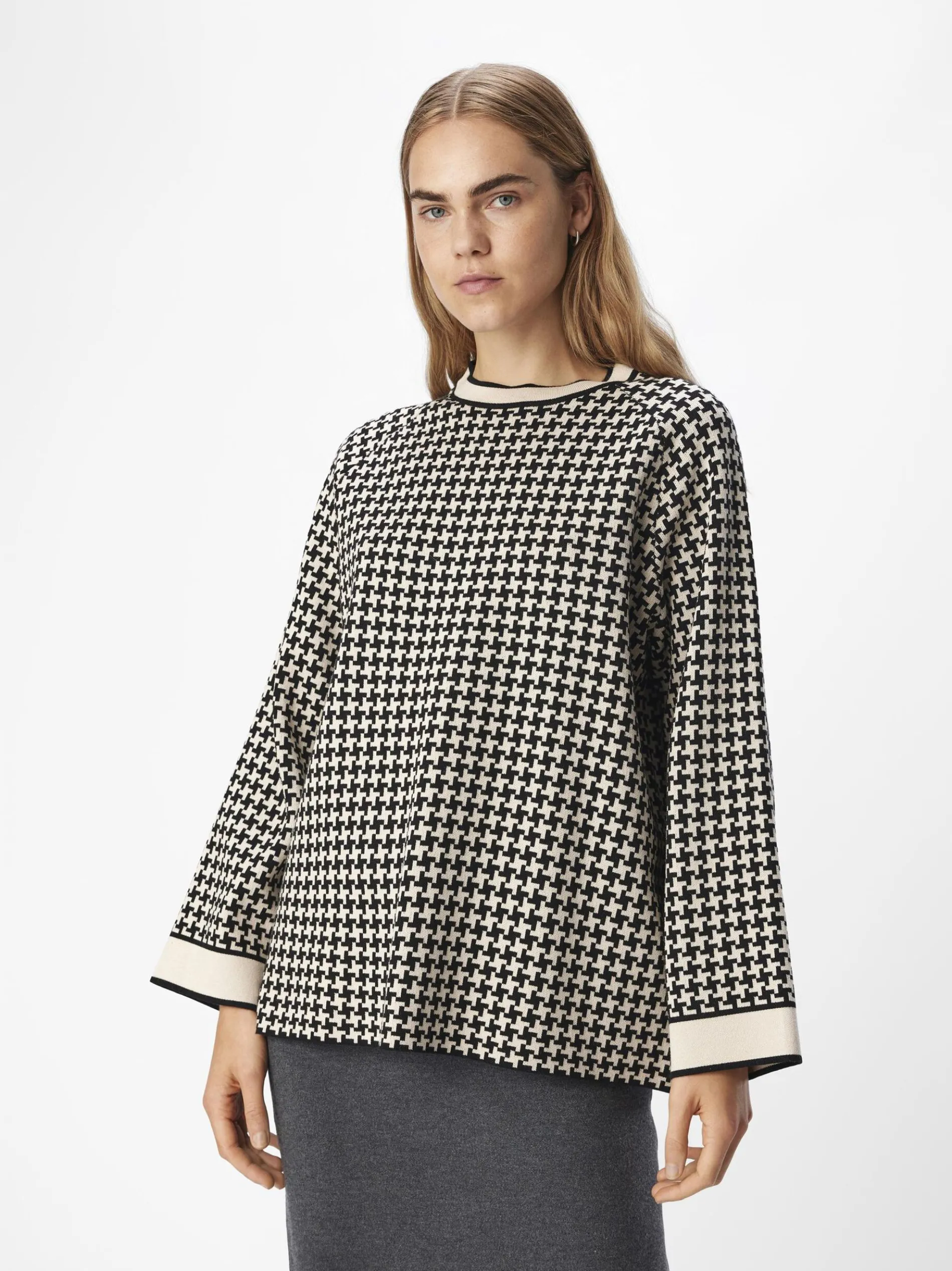 OBJESTER GEBREIDE TRUI