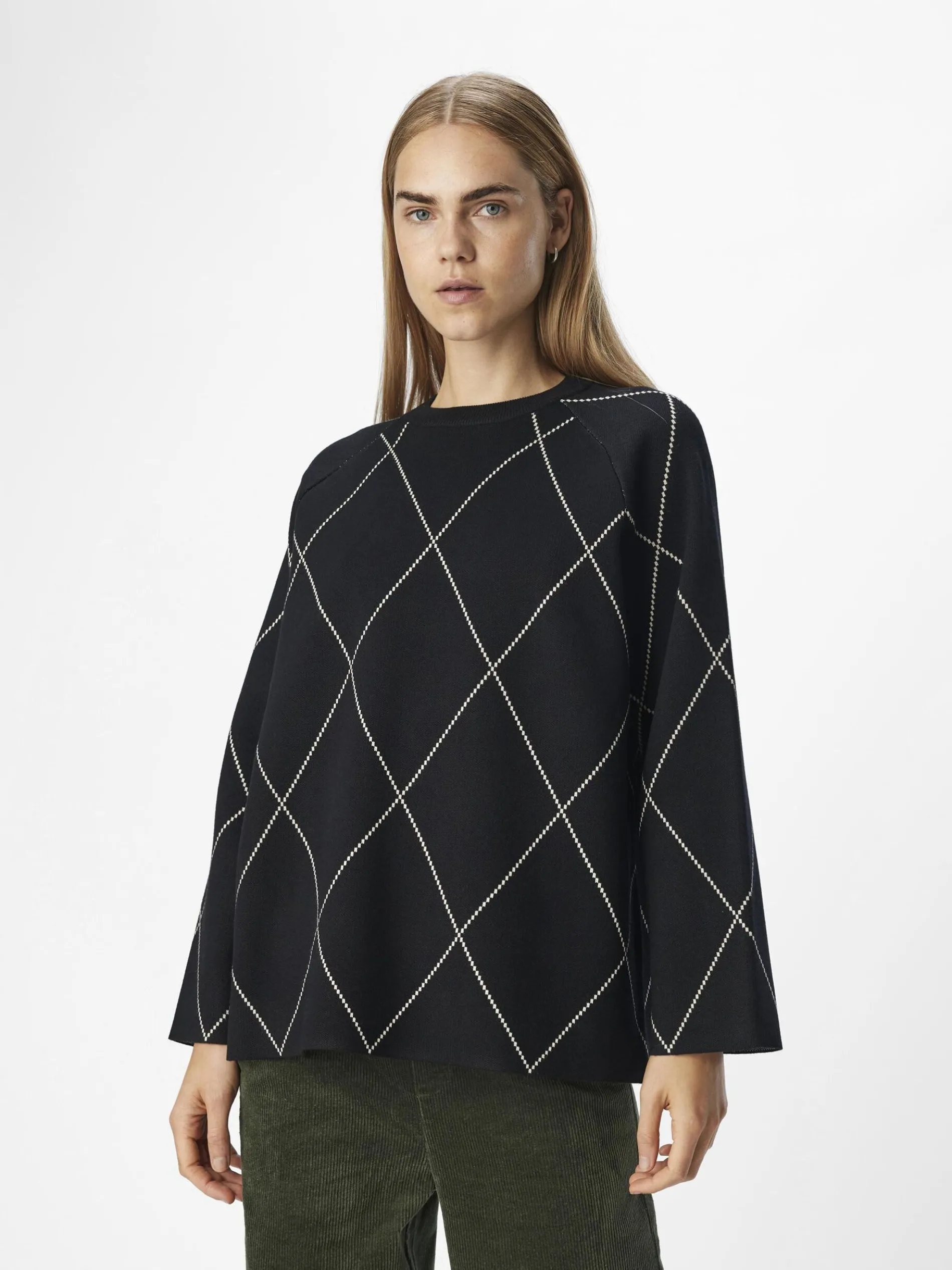 OBJESTER GEBREIDE TRUI