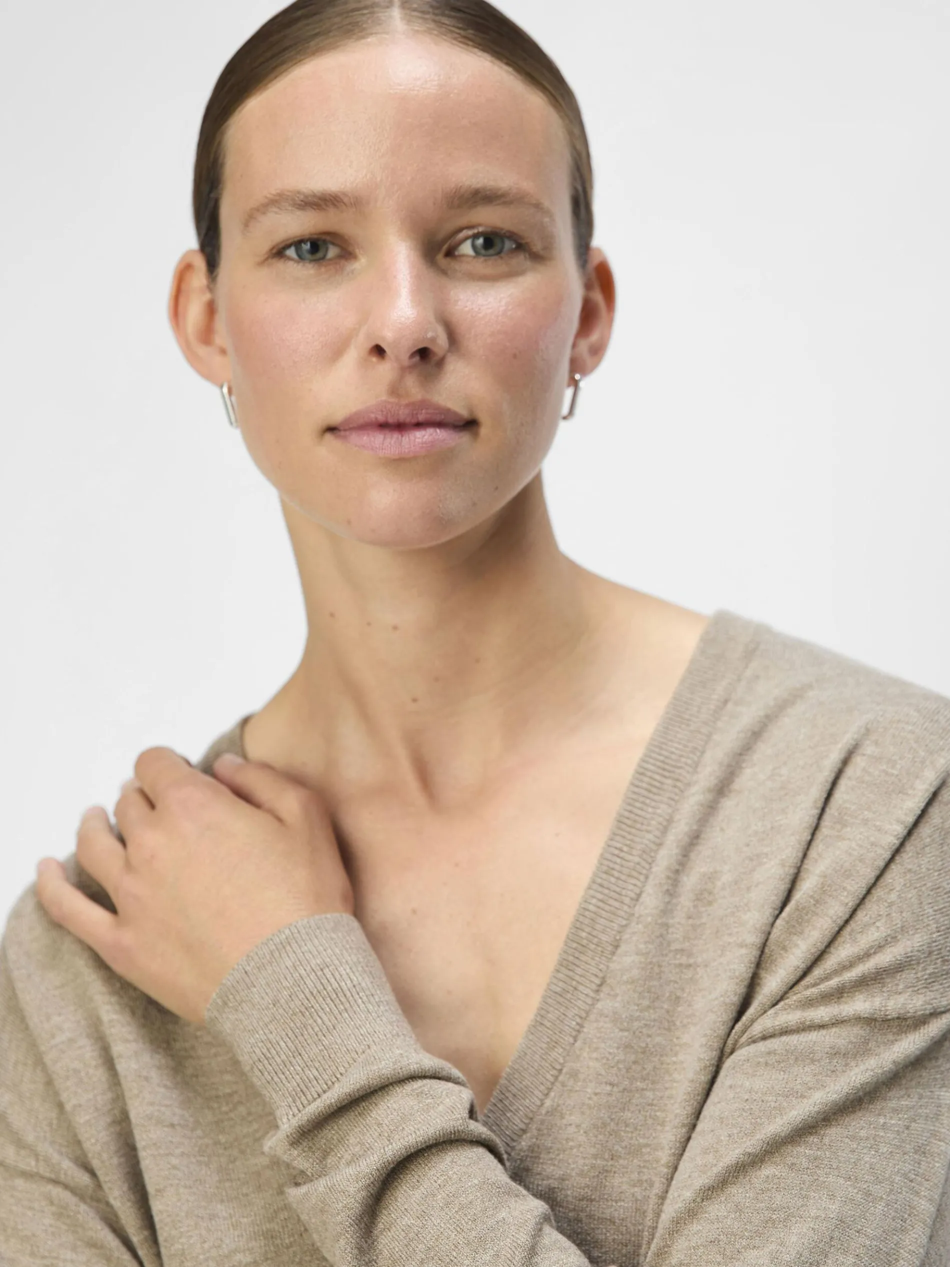 OBJTHESS GEBREIDE TRUI