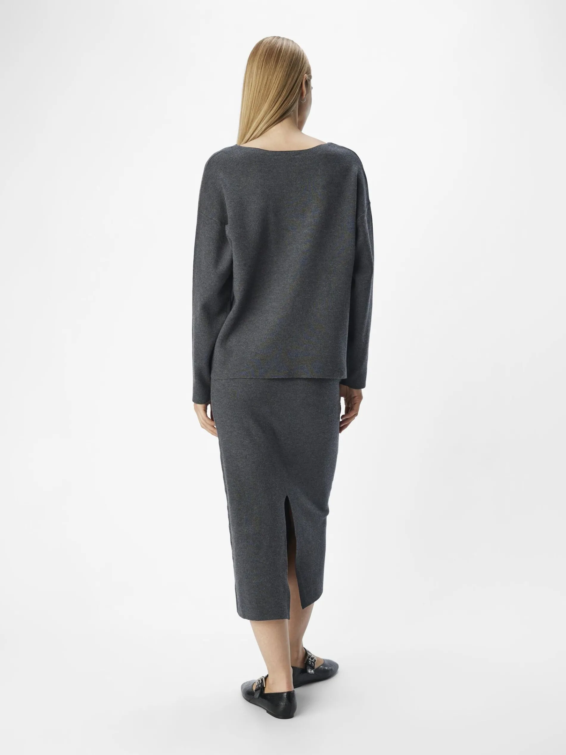 V-HALS GEBREIDE TRUI