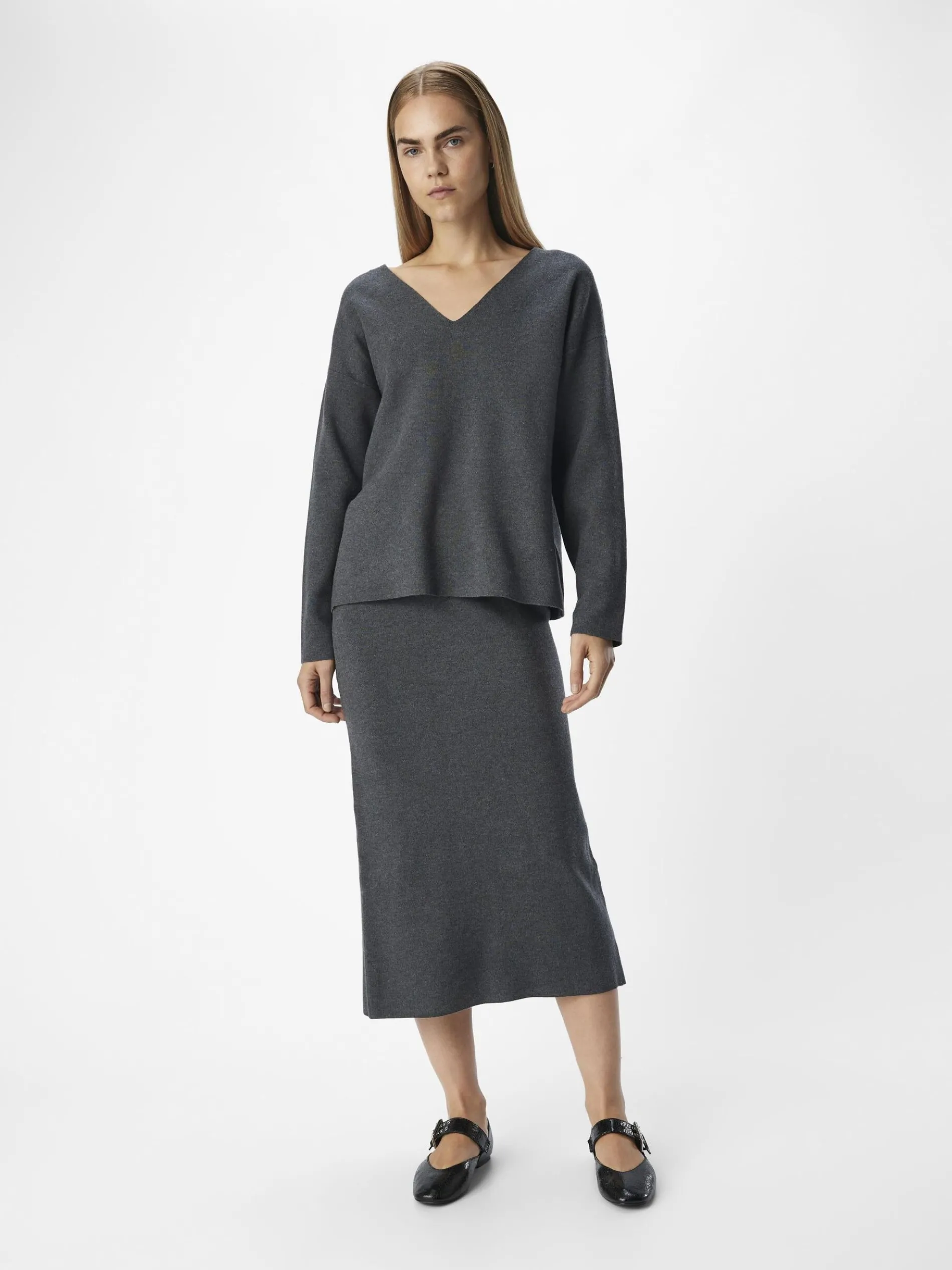 V-HALS GEBREIDE TRUI