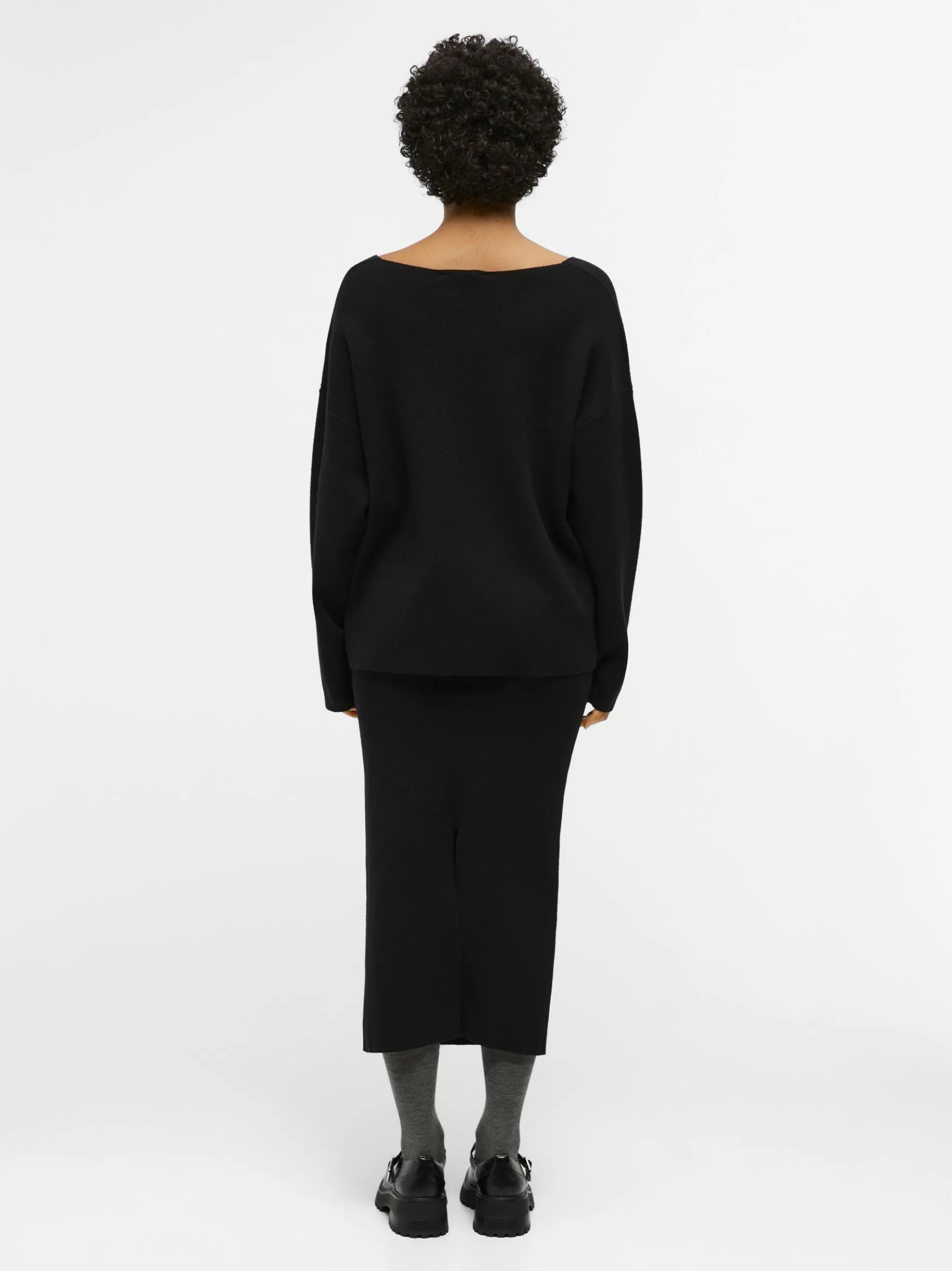 V-HALS GEBREIDE TRUI