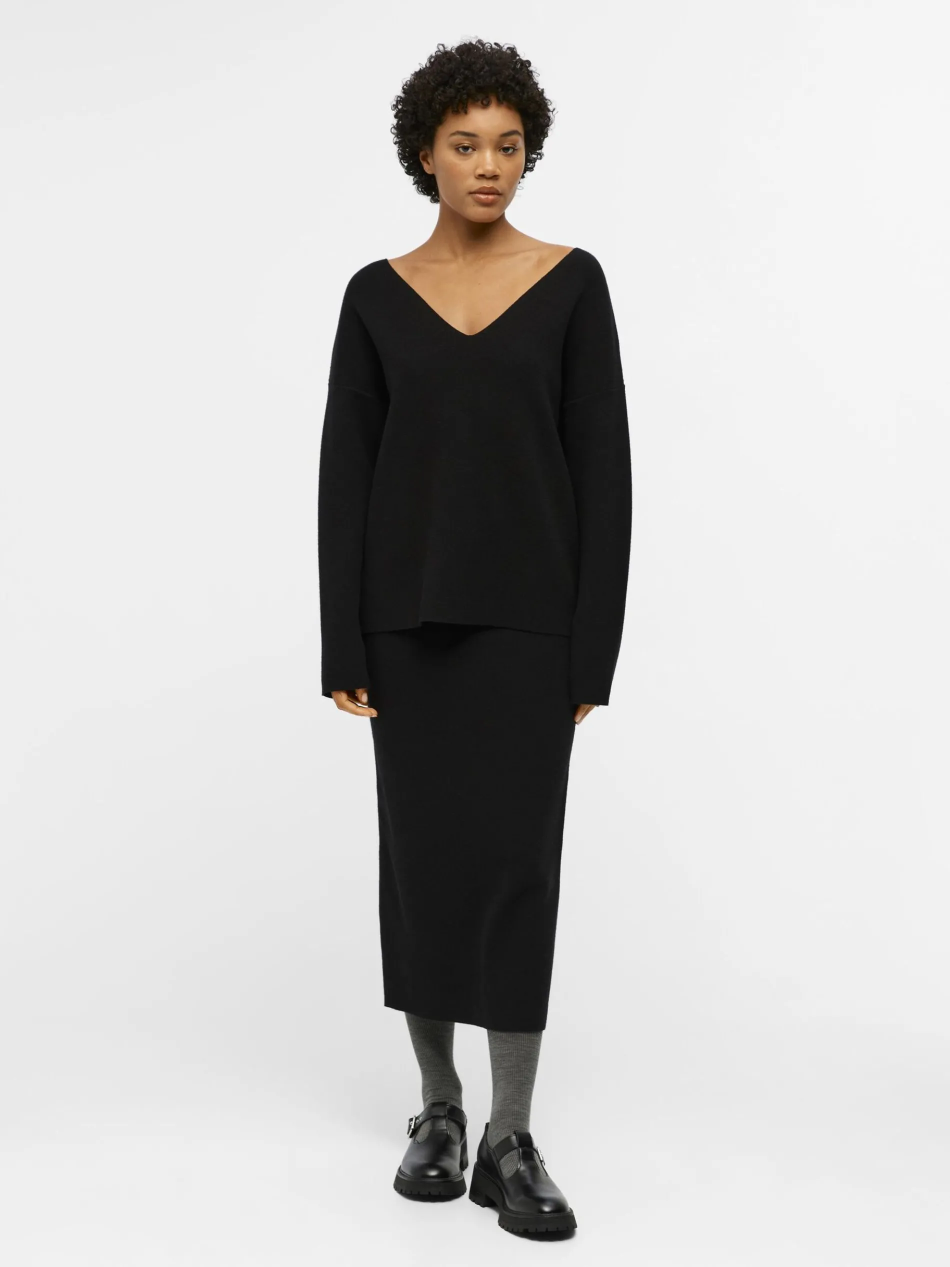 V-HALS GEBREIDE TRUI