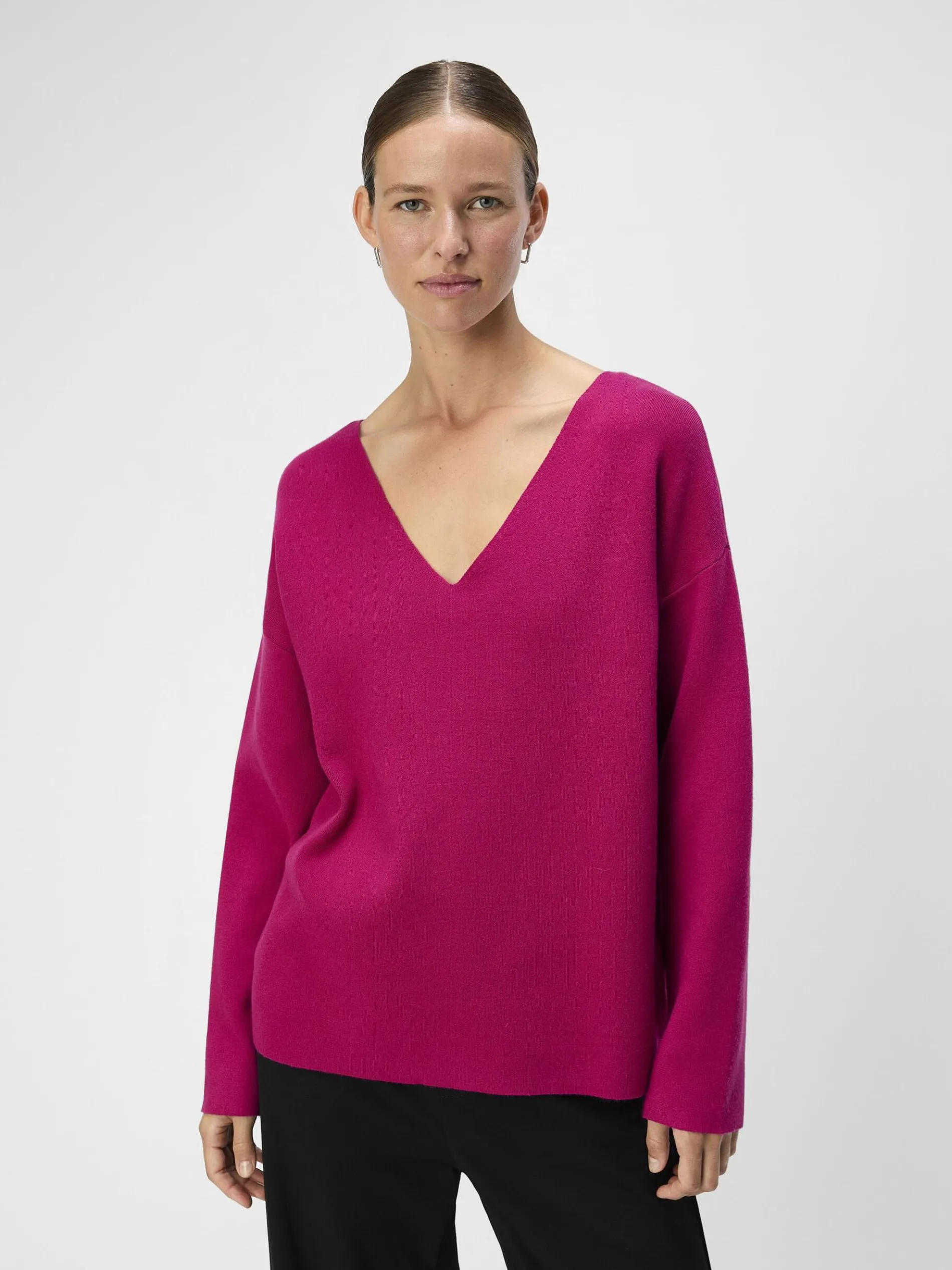 V-HALS GEBREIDE TRUI