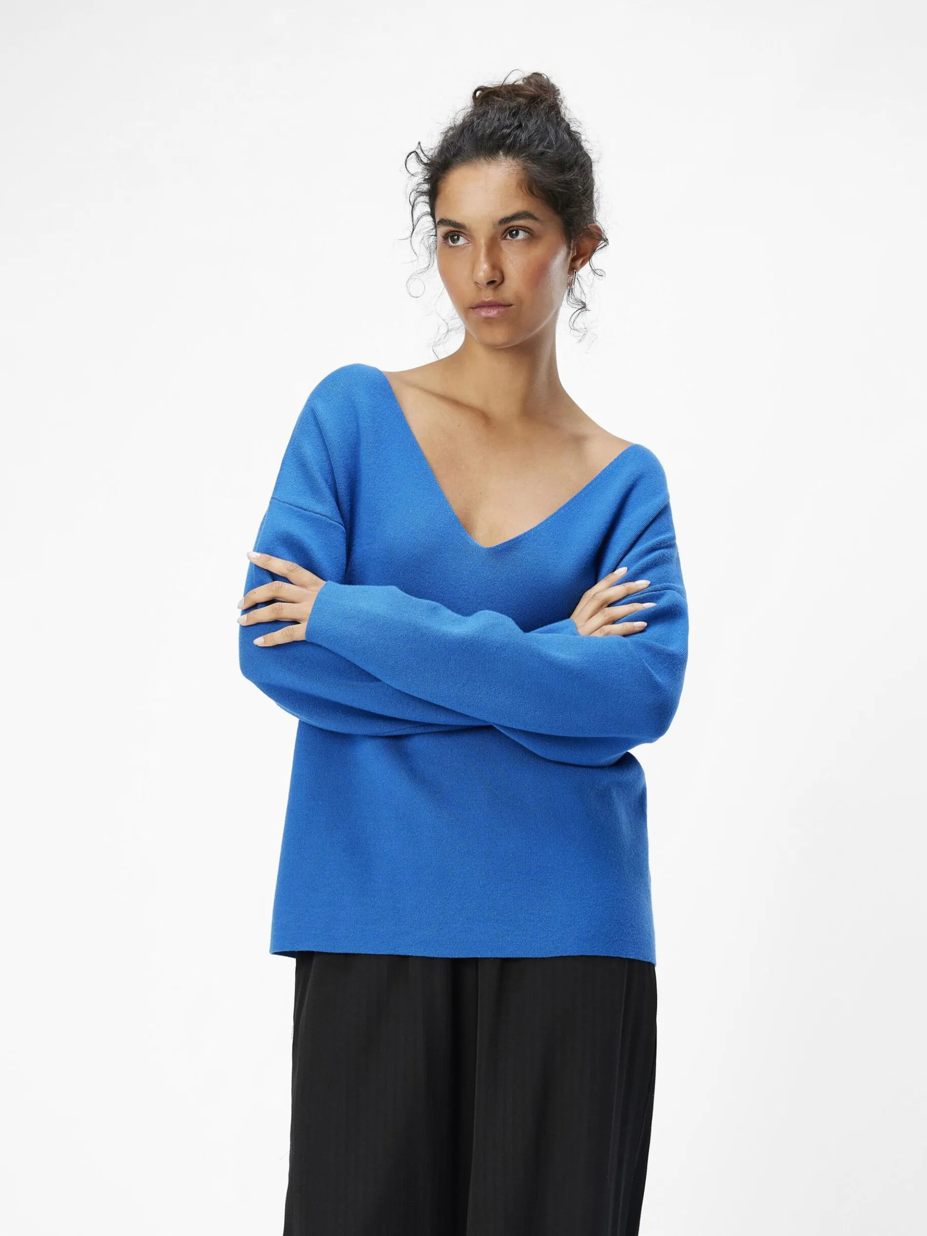 V-HALS GEBREIDE TRUI