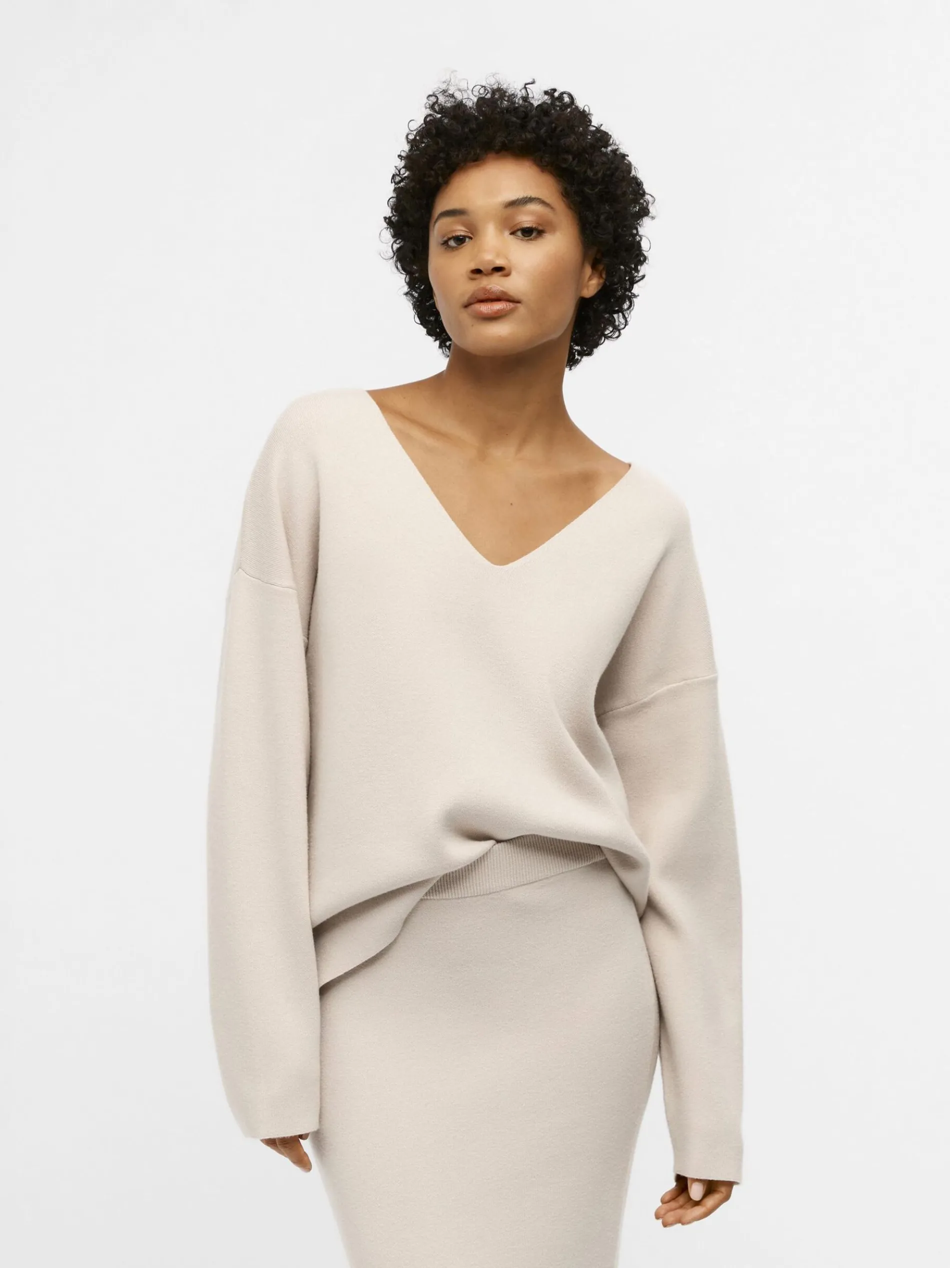 V-HALS GEBREIDE TRUI