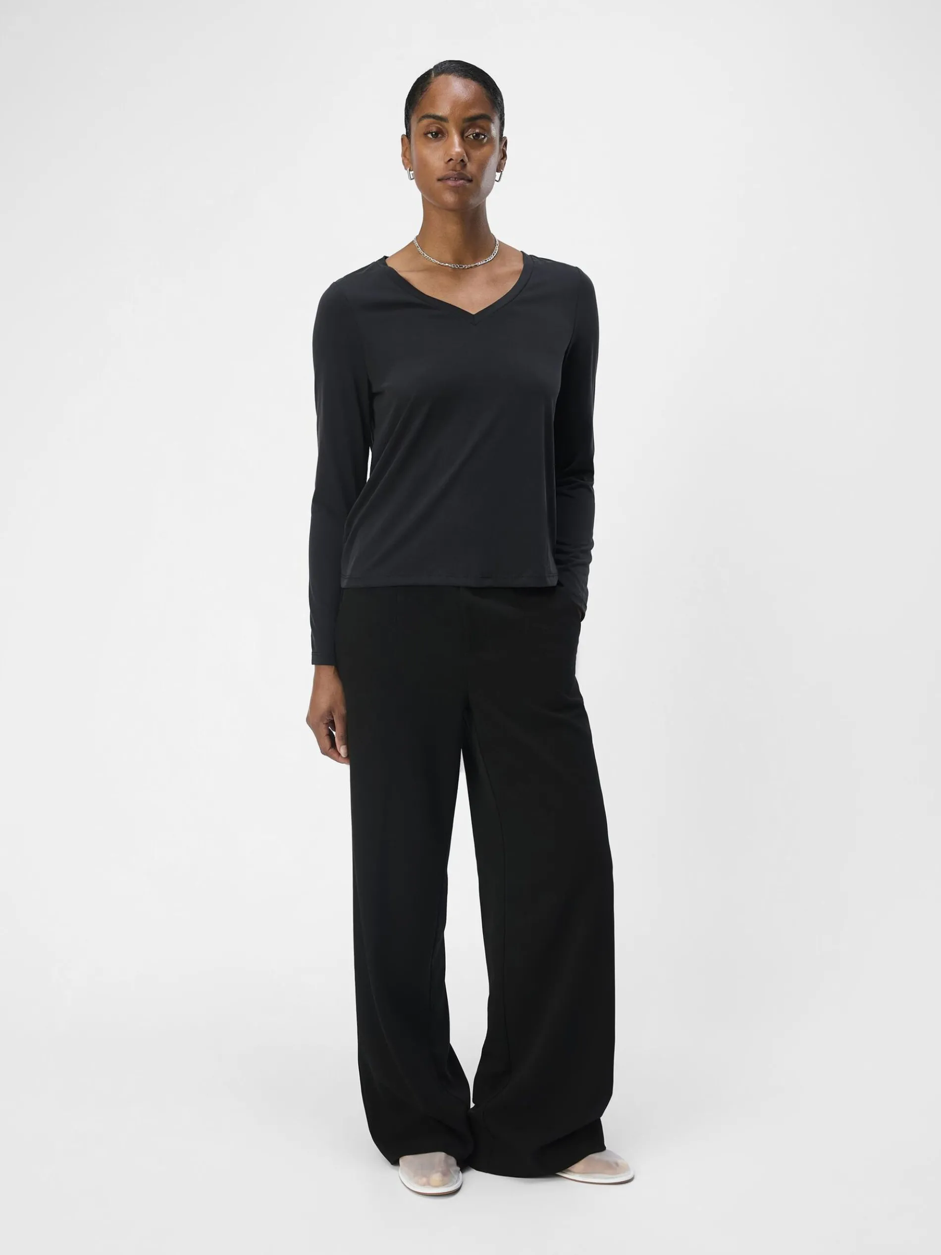 V-HALS TOP MET LANGE MOUWEN