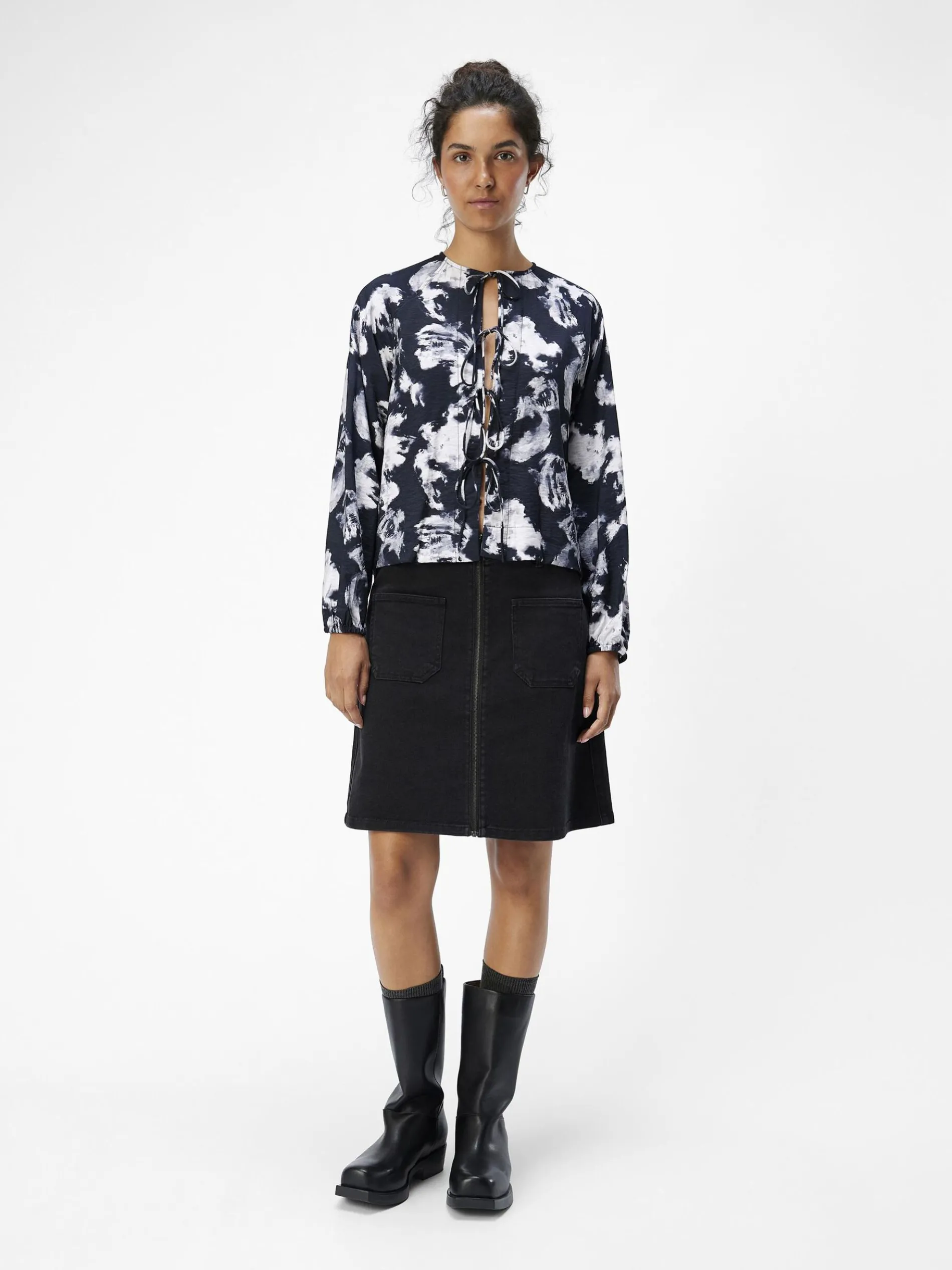 VOORKANT MET STRIKSLUITING TOP